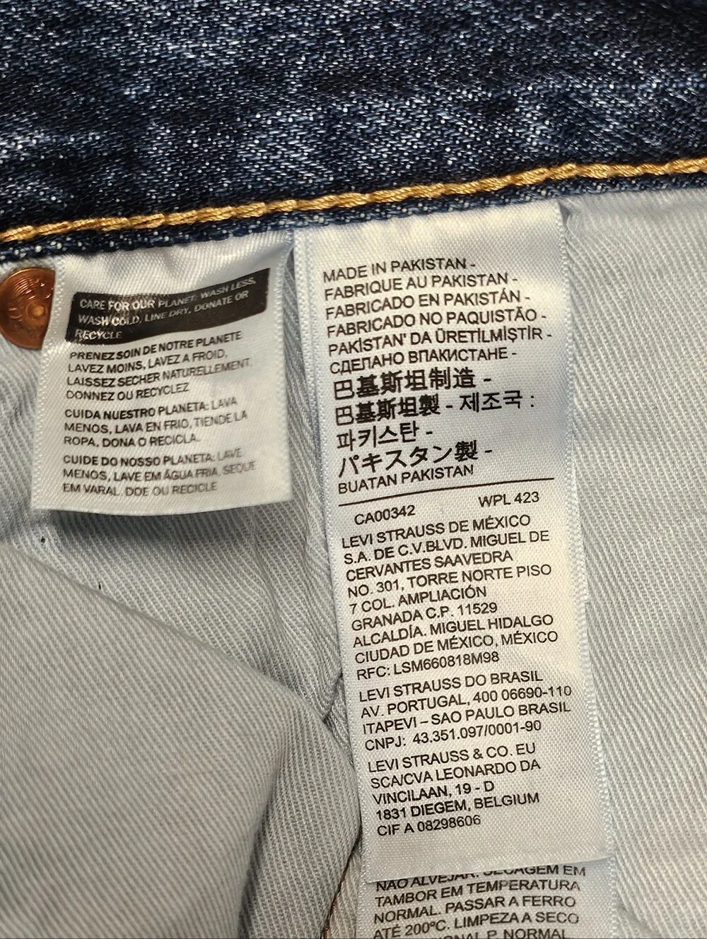 Levi’s 501 Original Fit Straight Leg Jeans Button Fly Men’s Size 52x32 NWT